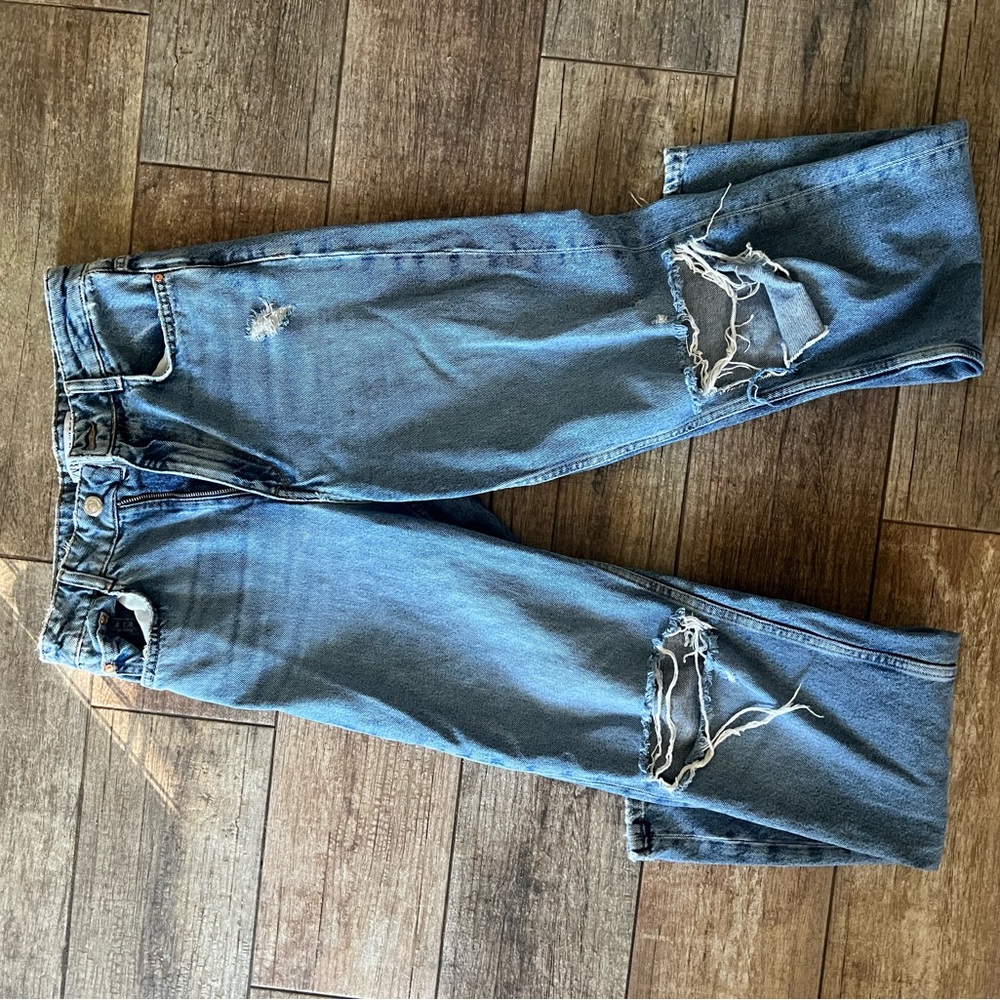Women’s high waisted Distressed Jeans